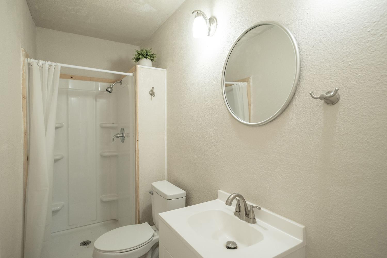 5667 Amber Ave, Clovis, CA 93619
