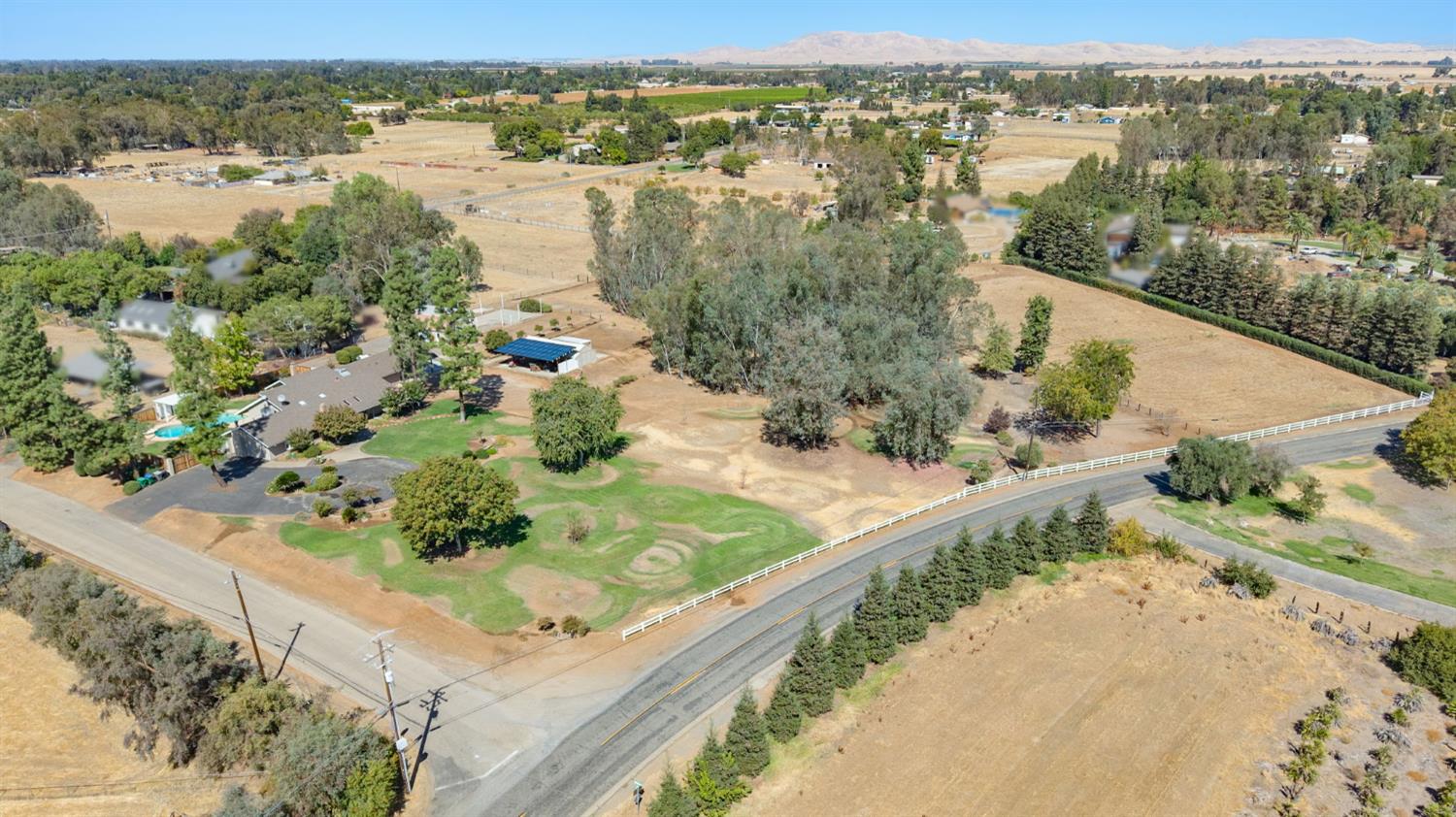 5667 Amber Ave, Clovis, CA 93619