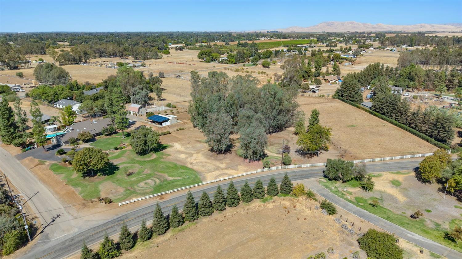 5667 Amber Ave, Clovis, CA 93619