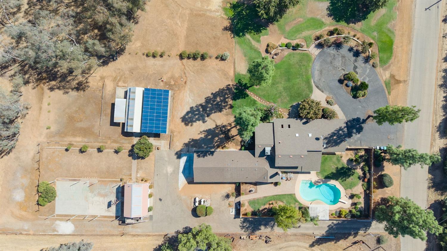 5667 Amber Ave, Clovis, CA 93619