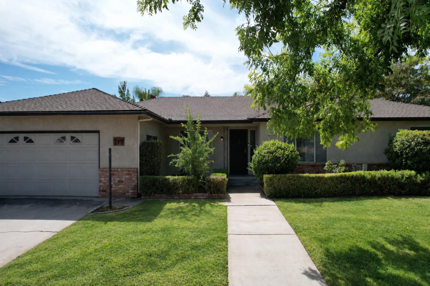 719 E Minarets Ave, Fresno, CA 93720