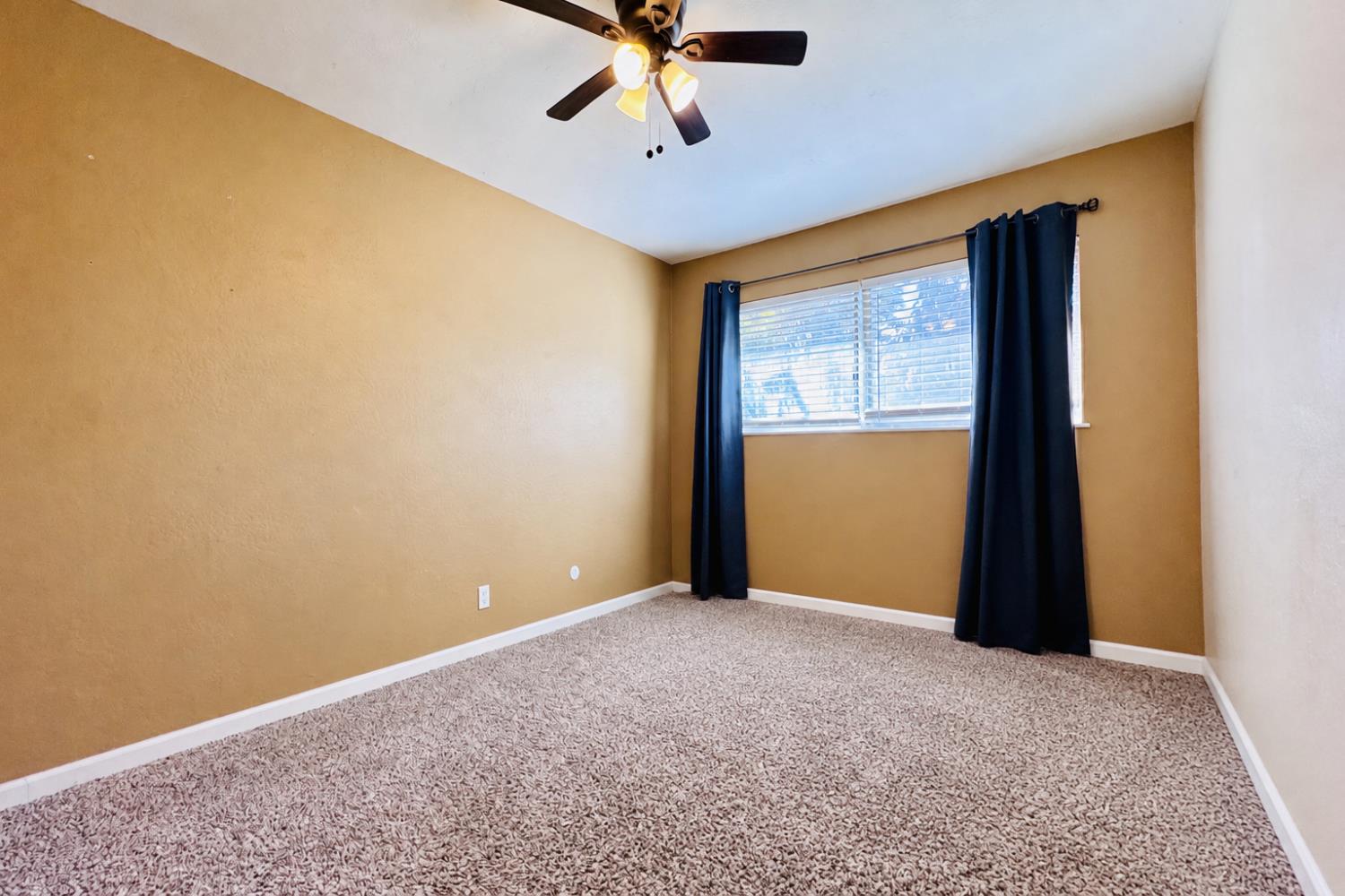 719 E Minarets Ave, Fresno, CA 93720