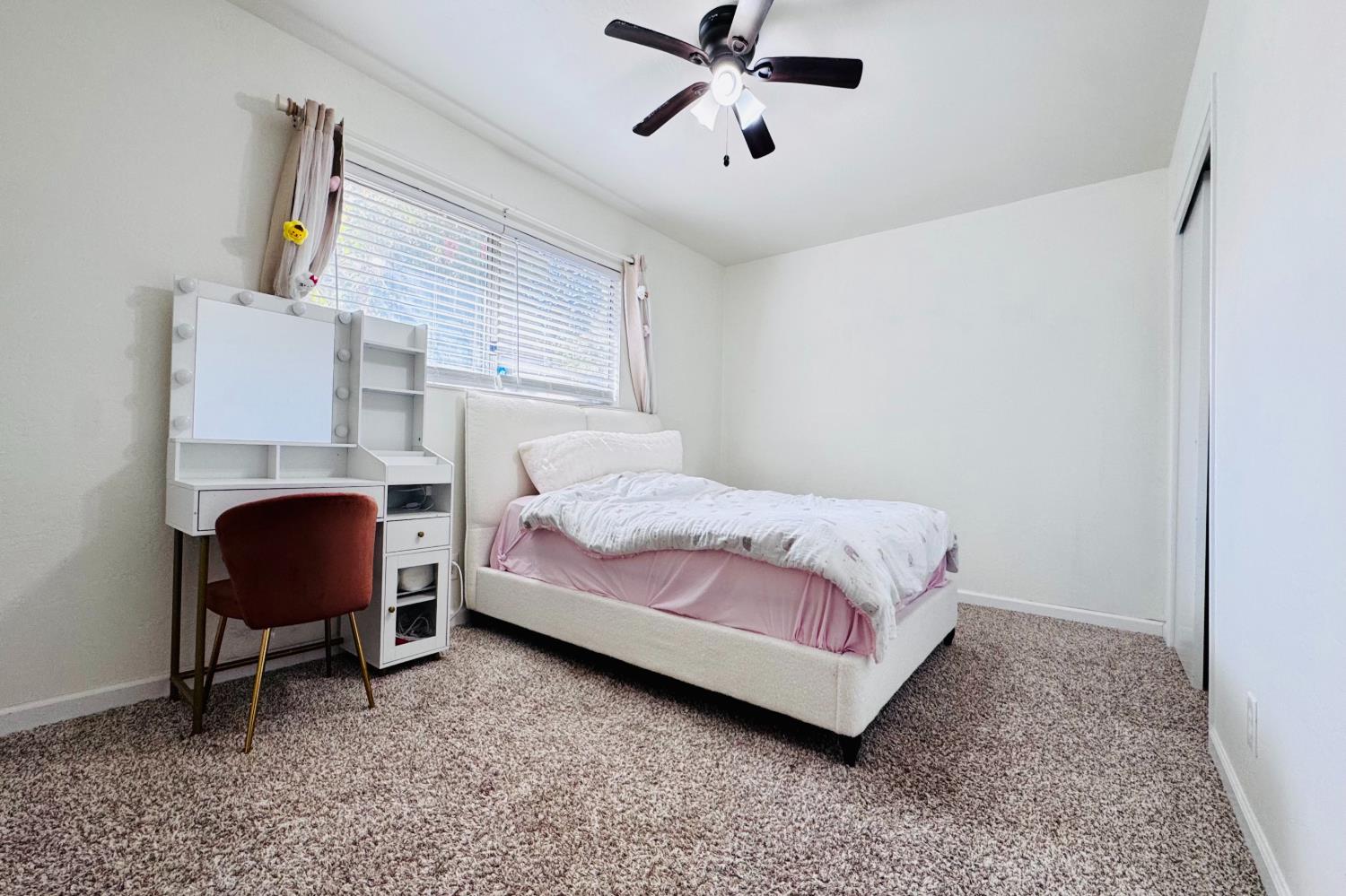 719 E Minarets Ave, Fresno, CA 93720