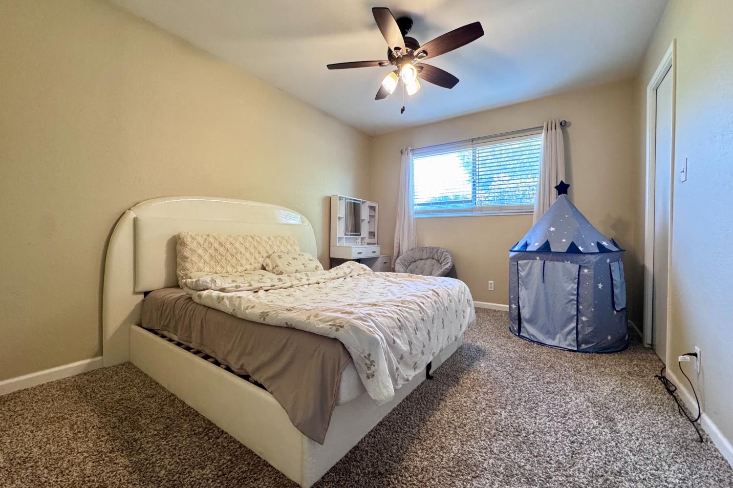 719 E Minarets Ave, Fresno, CA 93720