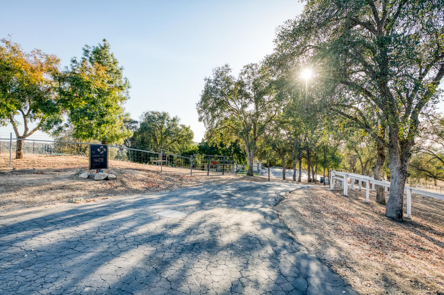 14408 Buggy Whip Ln, Prather, CA 93651