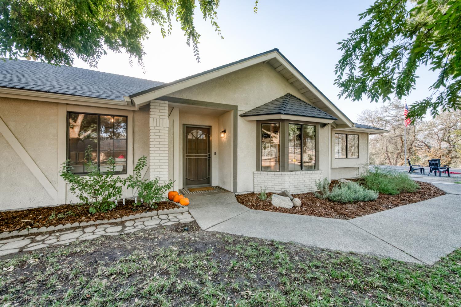 14408 Buggy Whip Ln, Prather, CA 93651