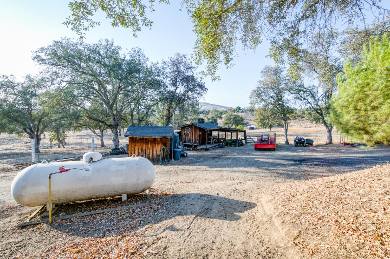 14408 Buggy Whip Ln, Prather, CA 93651