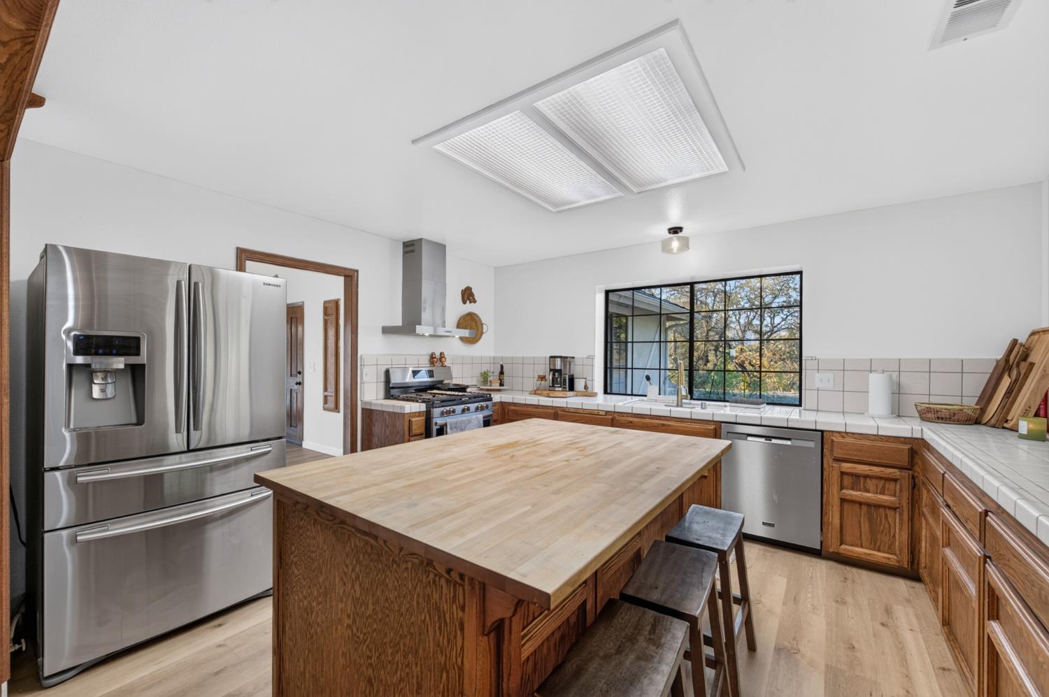 14408 Buggy Whip Ln, Prather, CA 93651