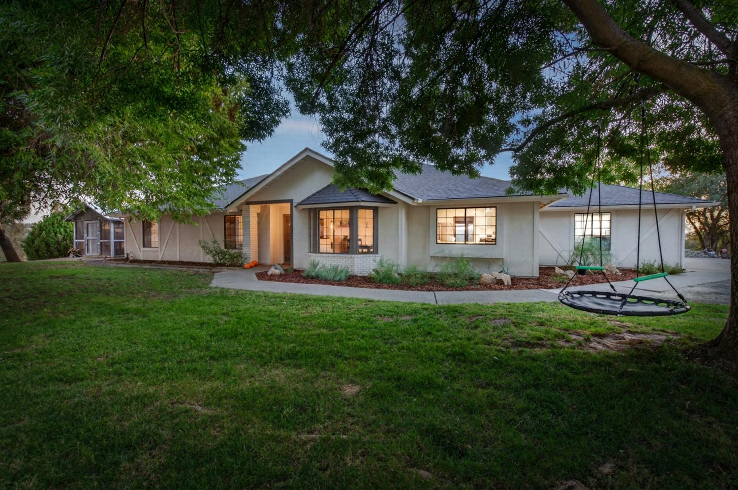 14408 Buggy Whip Ln, Prather, CA 93651