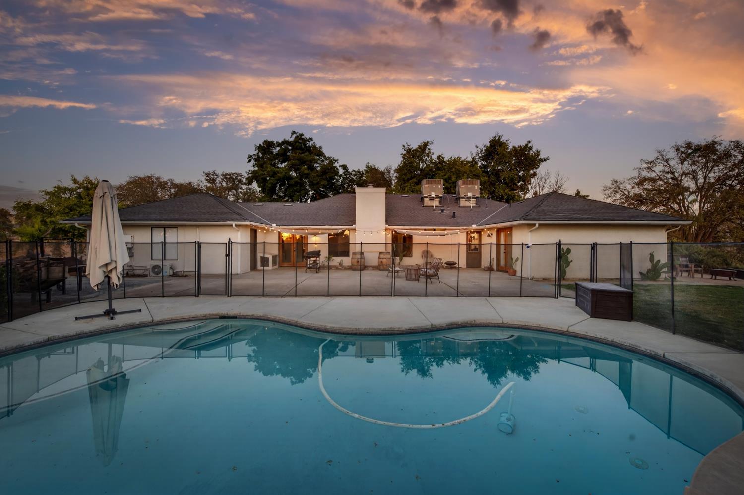 14408 Buggy Whip Ln, Prather, CA 93651