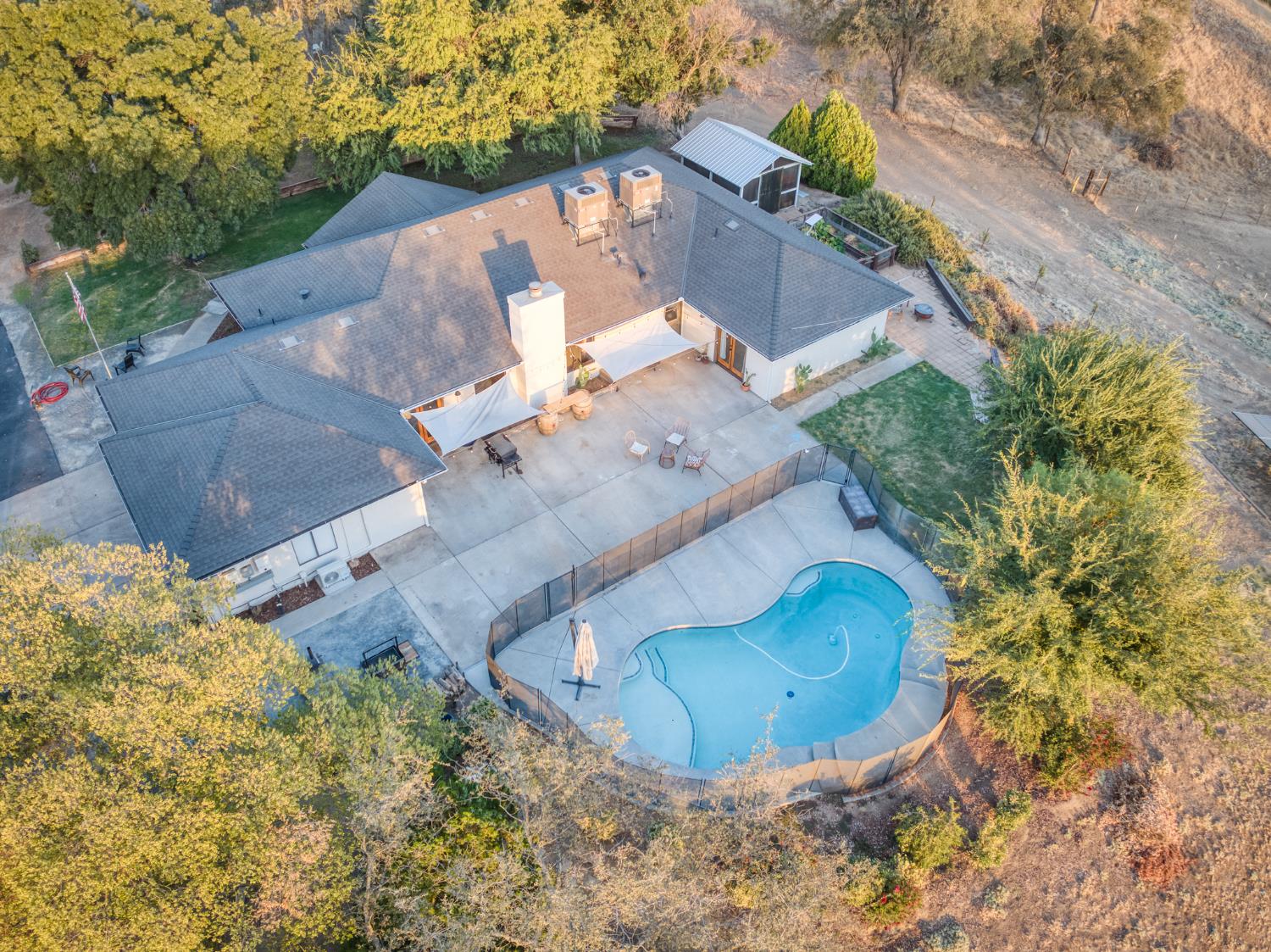 14408 Buggy Whip Ln, Prather, CA 93651