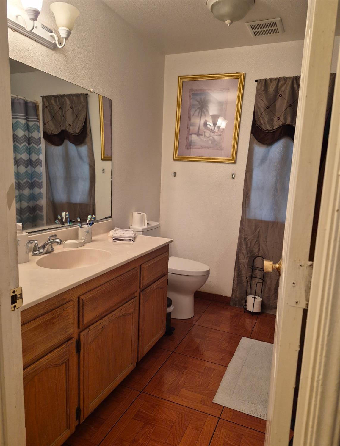 1309 N Fisher Ave, Reedley, CA 93654