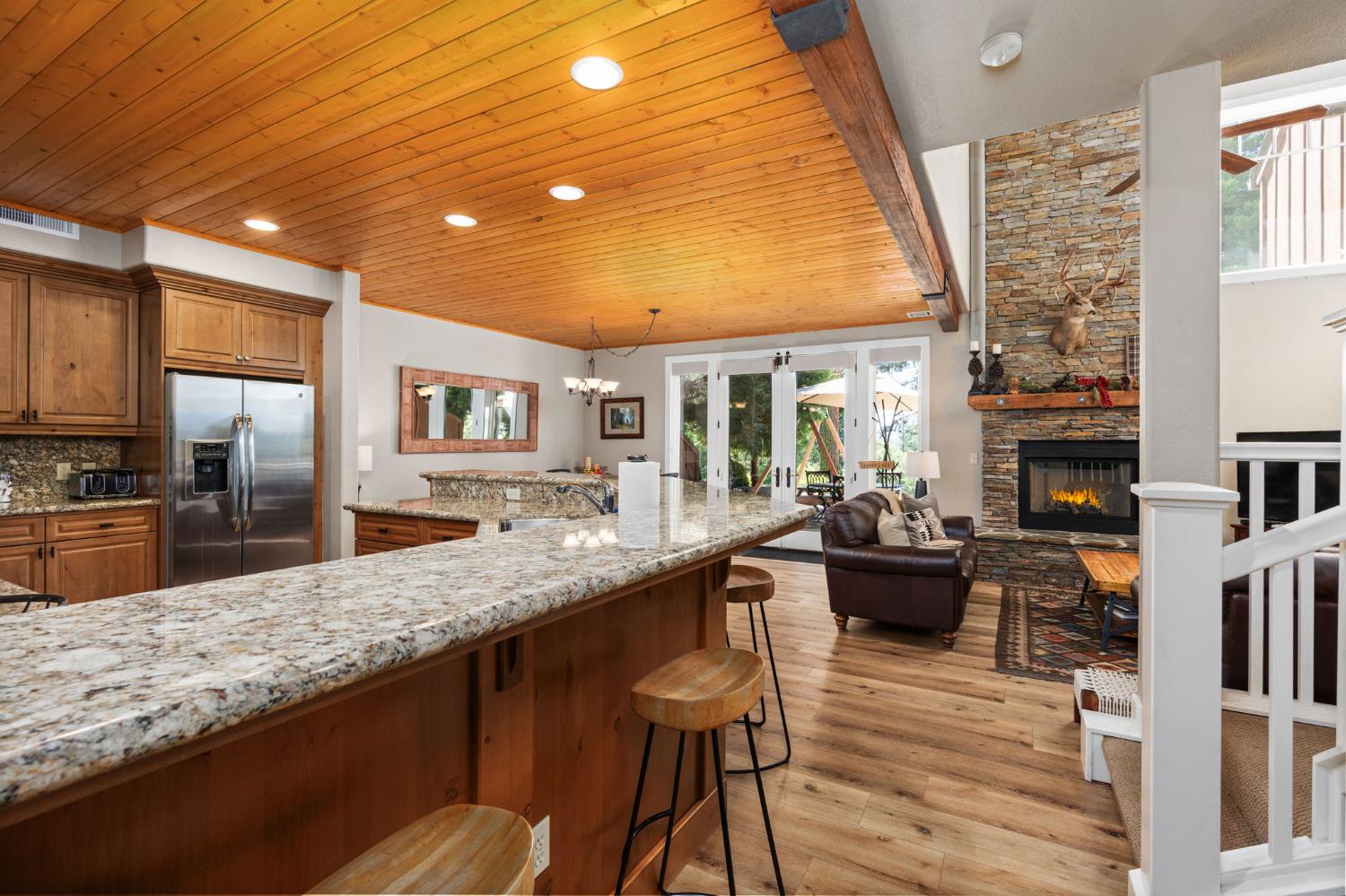 42158 Majestic Ln, Shaver Lake, CA 93664