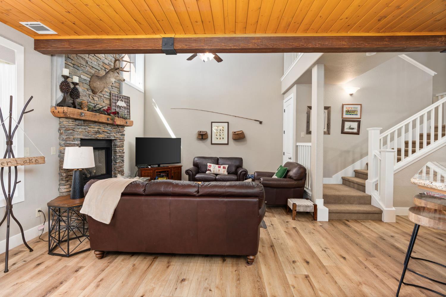 42158 Majestic Ln, Shaver Lake, CA 93664