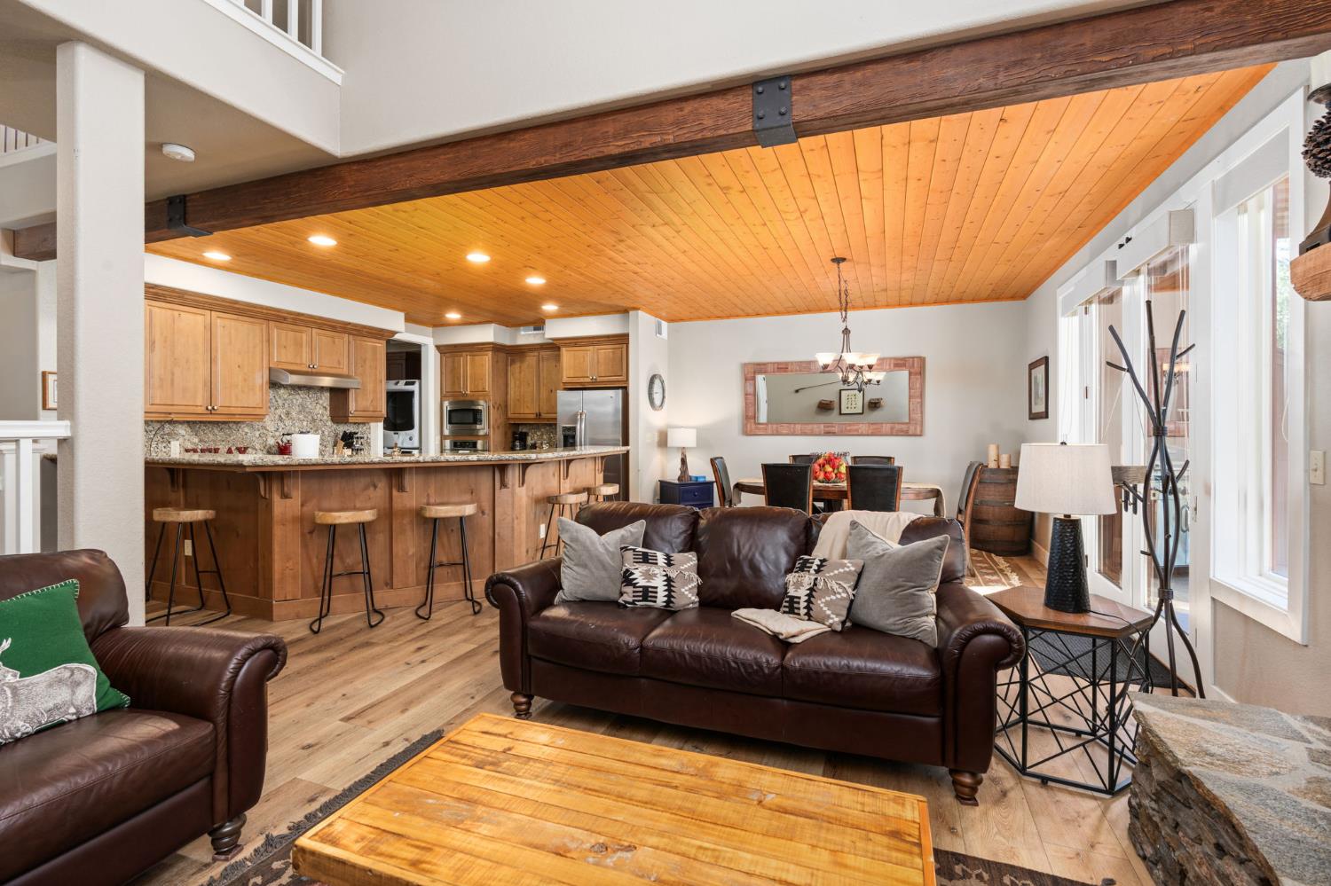 42158 Majestic Ln, Shaver Lake, CA 93664
