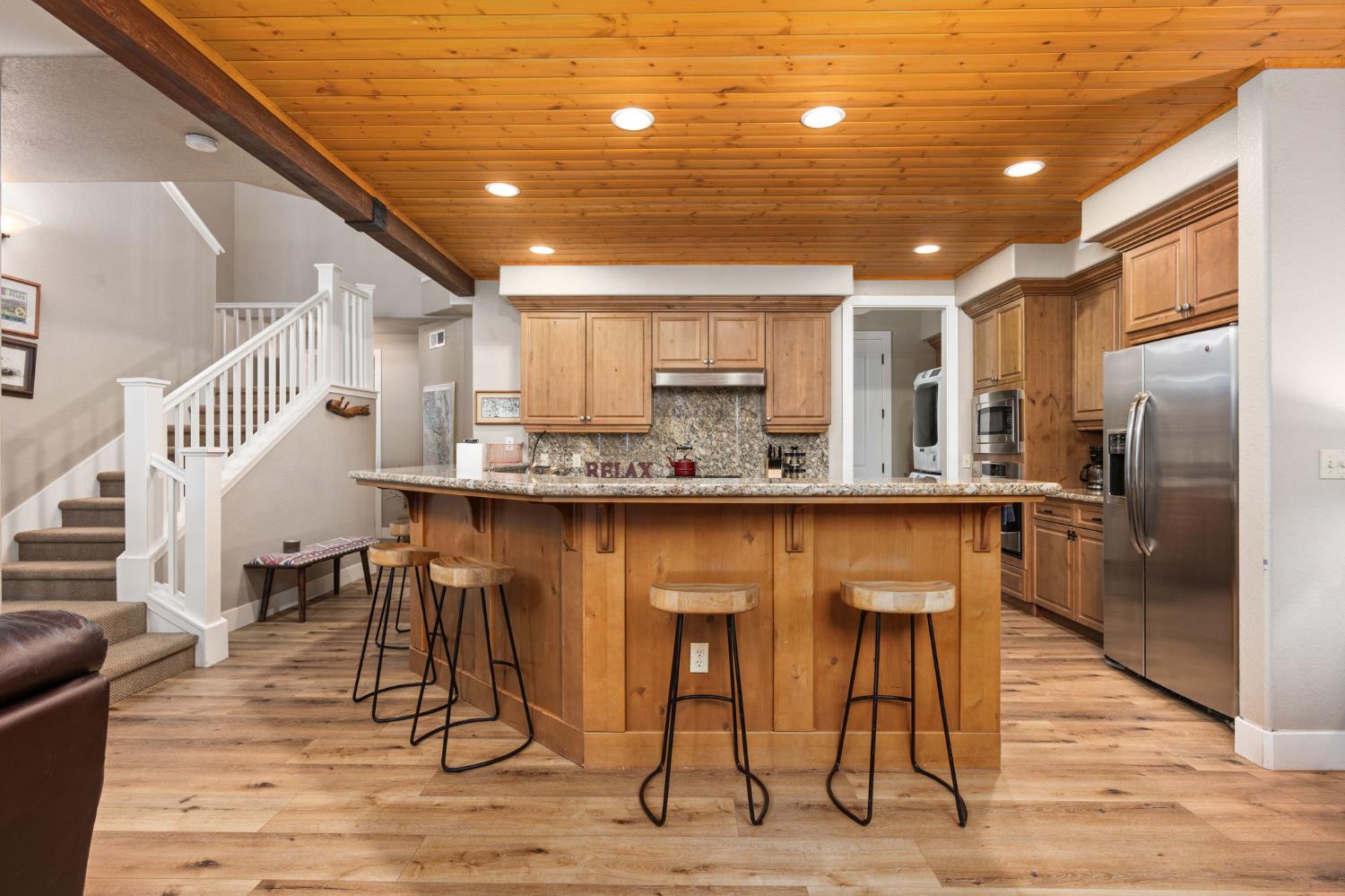 42158 Majestic Ln, Shaver Lake, CA 93664