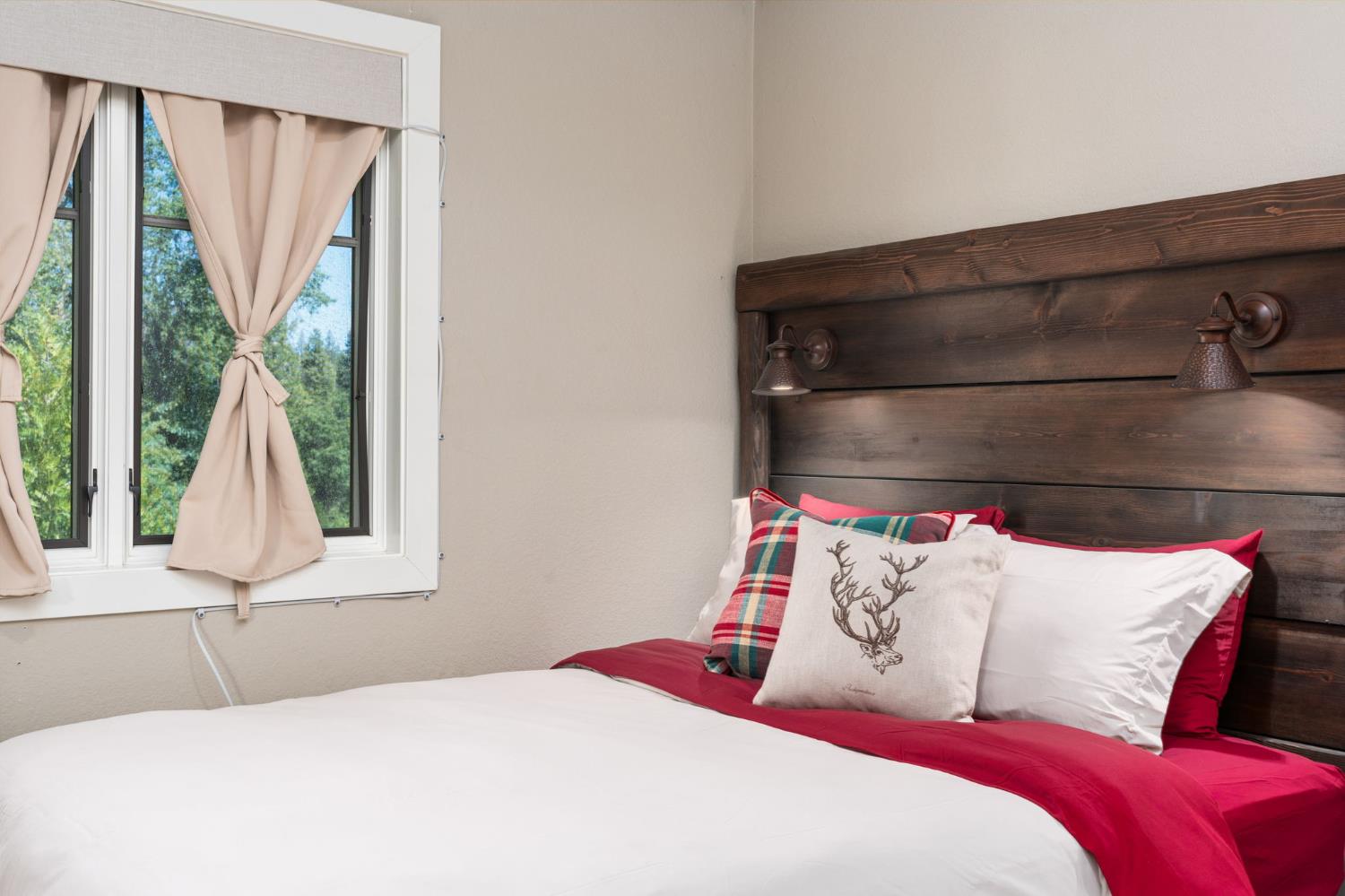 42158 Majestic Ln, Shaver Lake, CA 93664