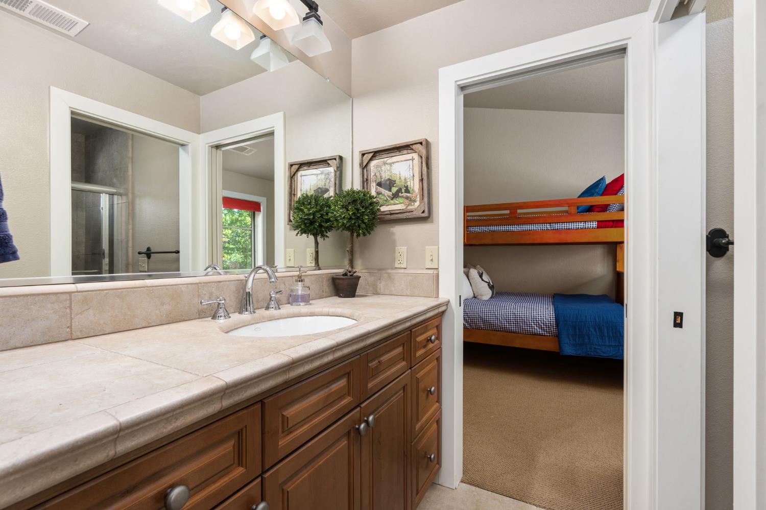 42158 Majestic Ln, Shaver Lake, CA 93664