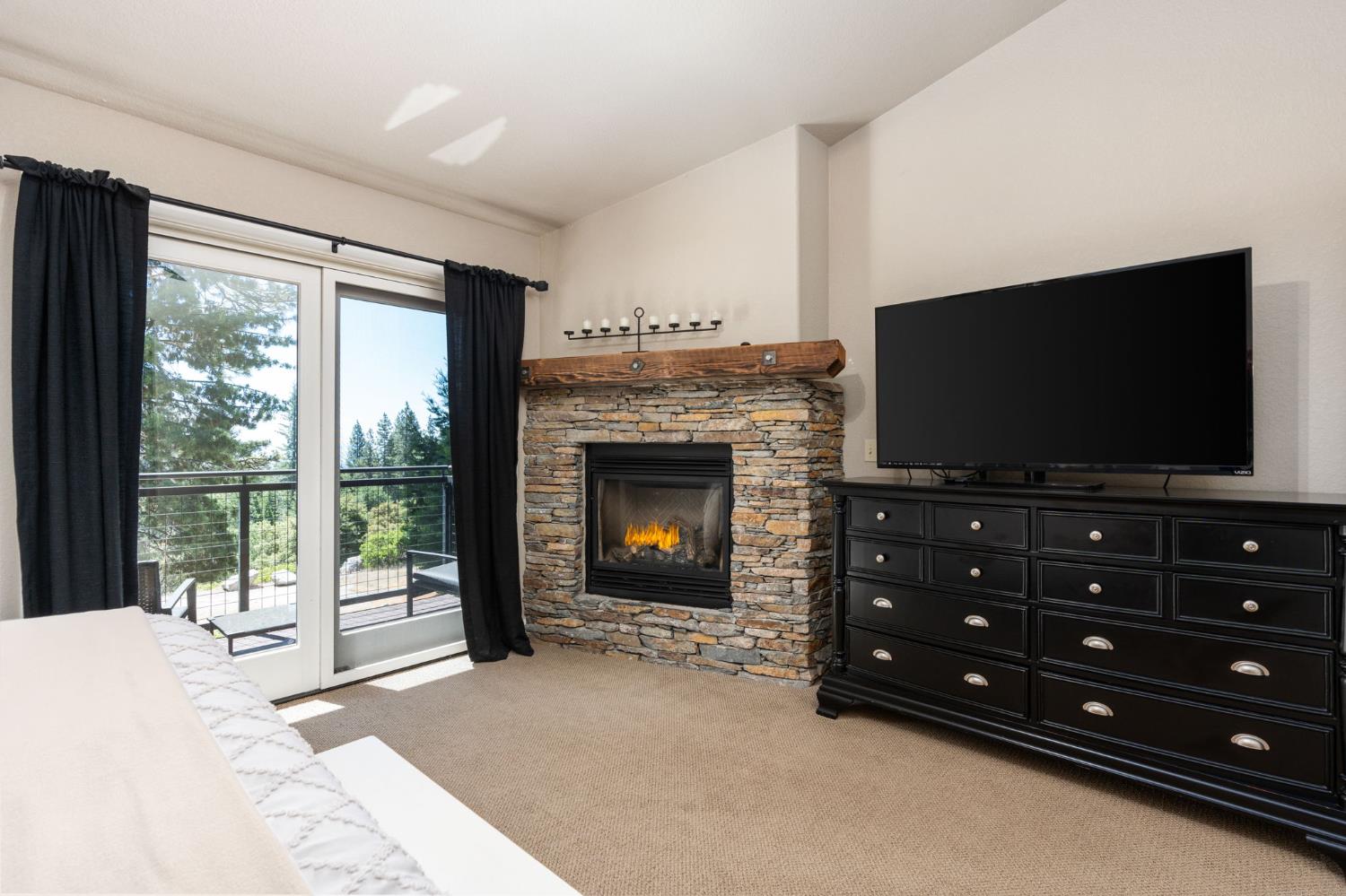 42158 Majestic Ln, Shaver Lake, CA 93664