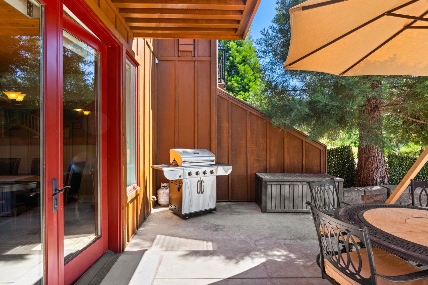42158 Majestic Ln, Shaver Lake, CA 93664