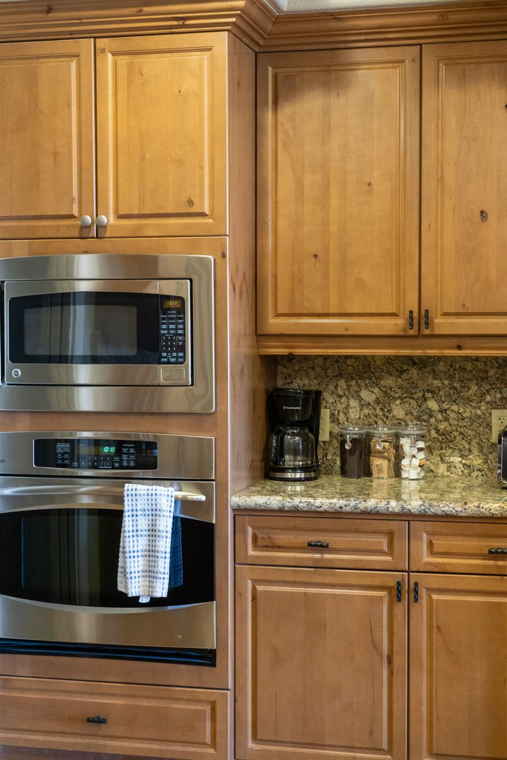 42158 Majestic Ln, Shaver Lake, CA 93664