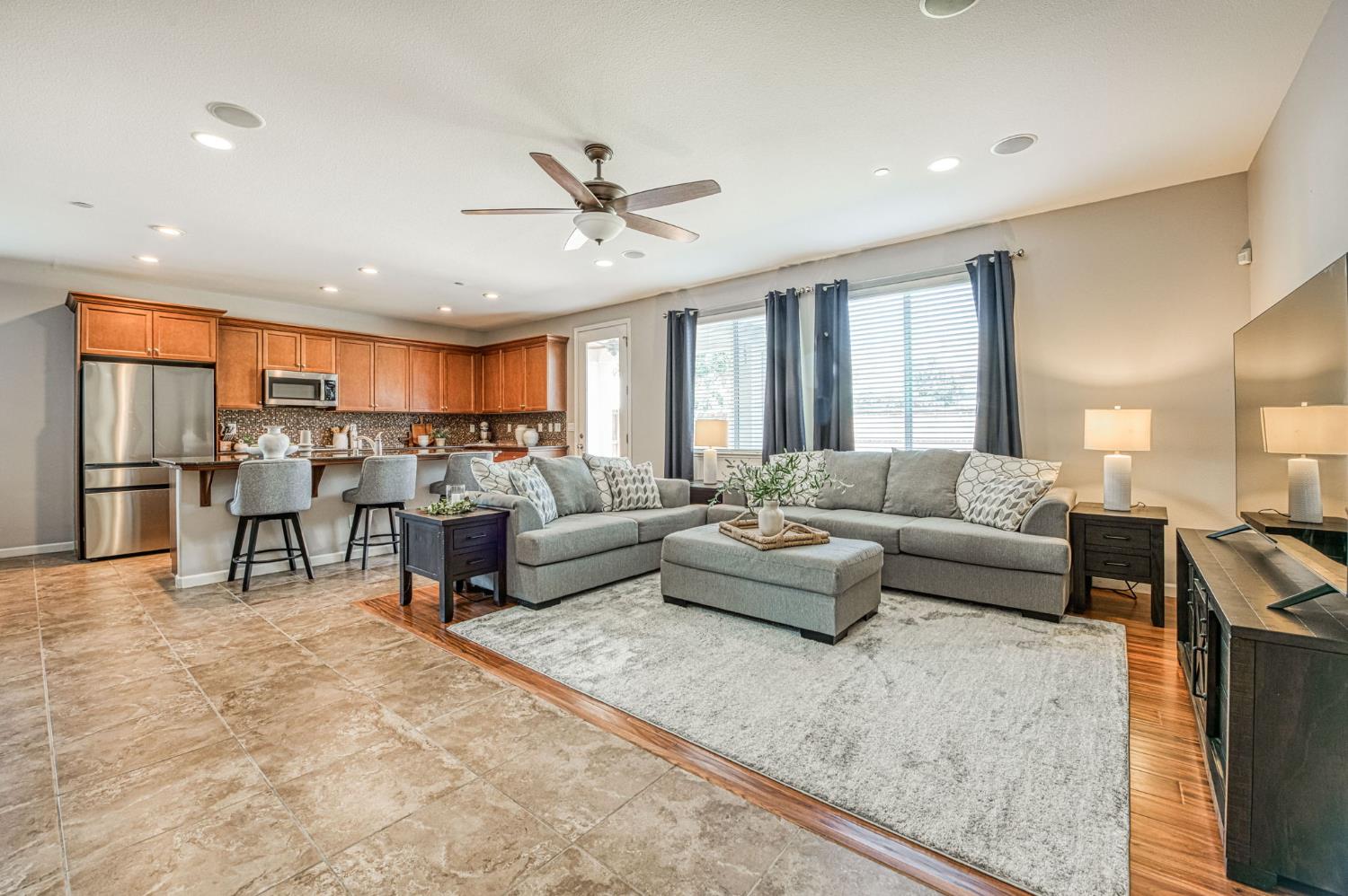 3727 Chessa Ln, Clovis, CA 93619