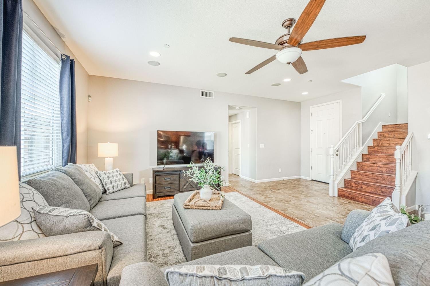 3727 Chessa Ln, Clovis, CA 93619