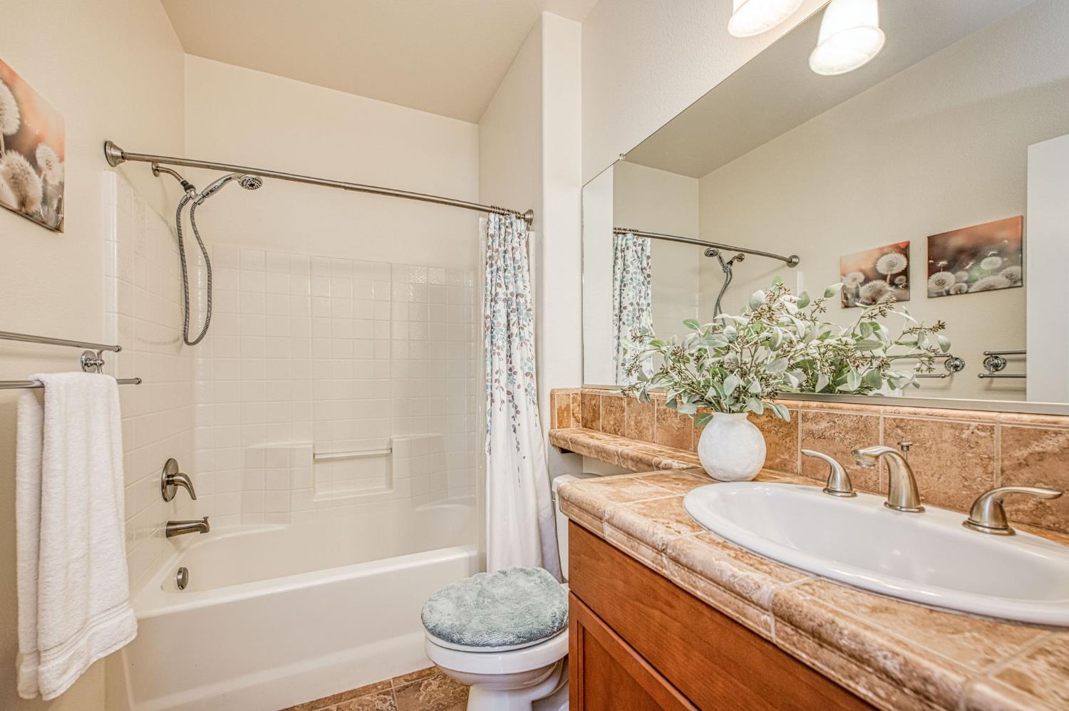 3727 Chessa Ln, Clovis, CA 93619