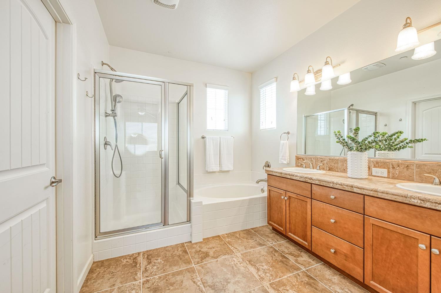3727 Chessa Ln, Clovis, CA 93619
