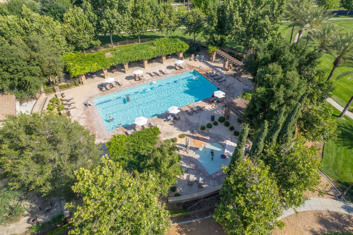 3727 Chessa Ln, Clovis, CA 93619