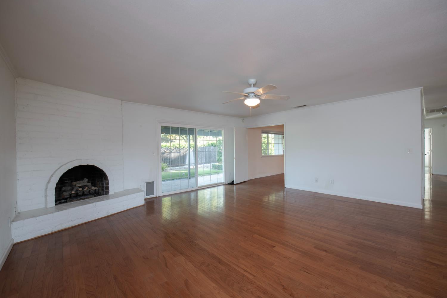 1248 W Mesa Ave, Fresno, CA 93711