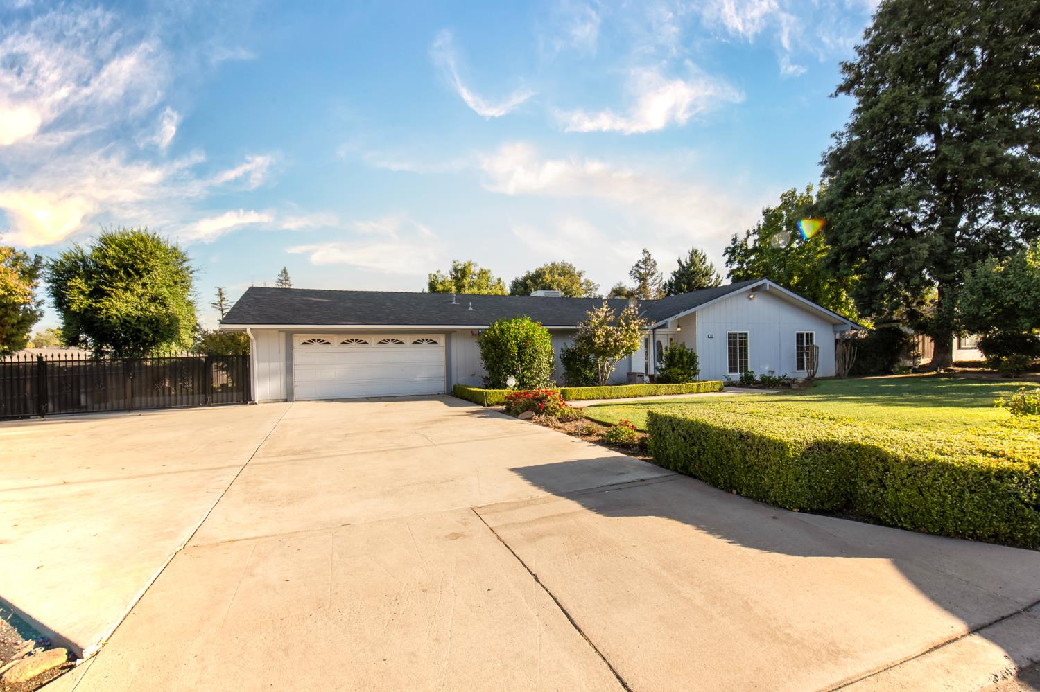 1248 W Mesa Ave, Fresno, CA 93711