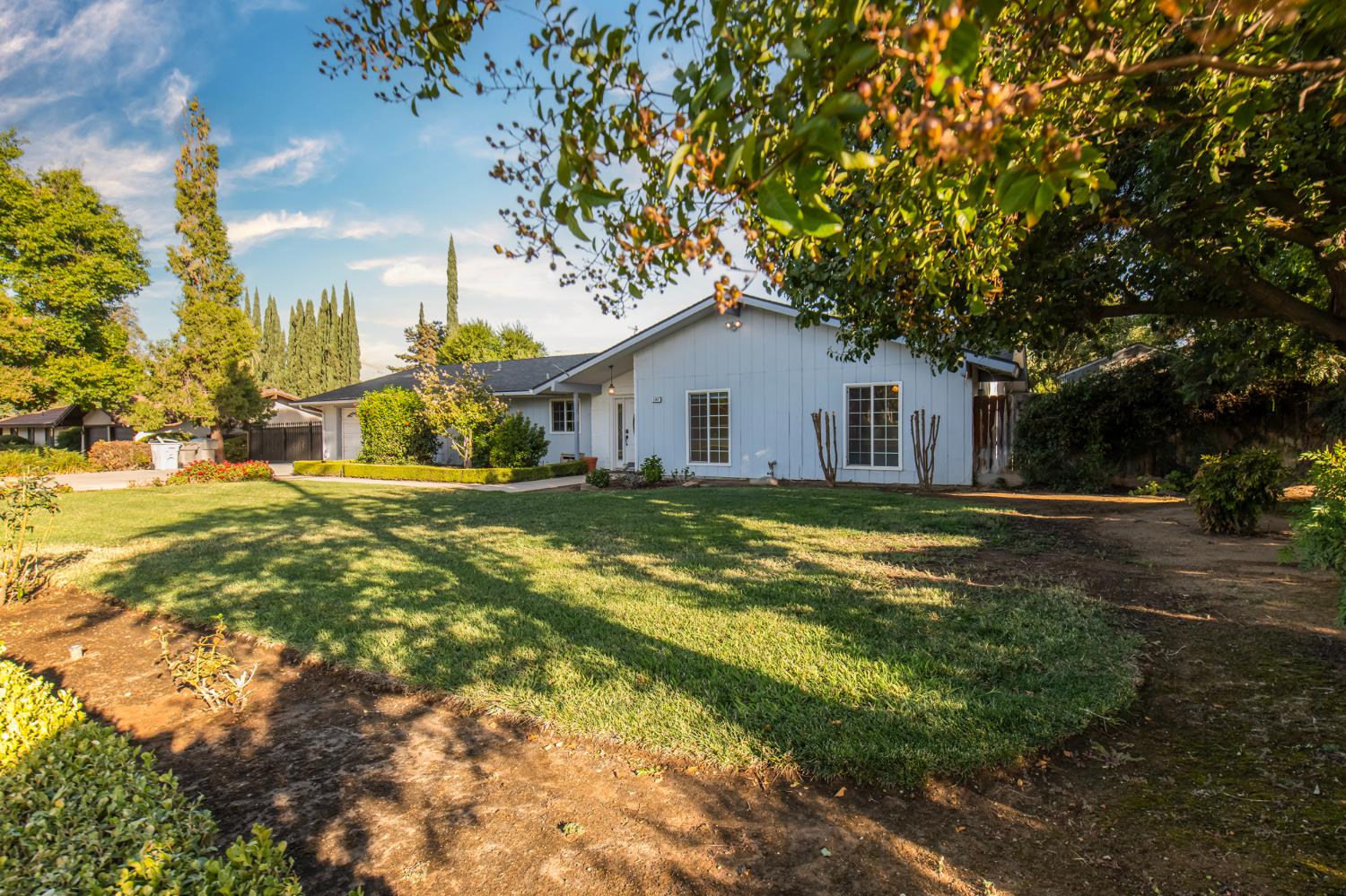 1248 W Mesa Ave, Fresno, CA 93711