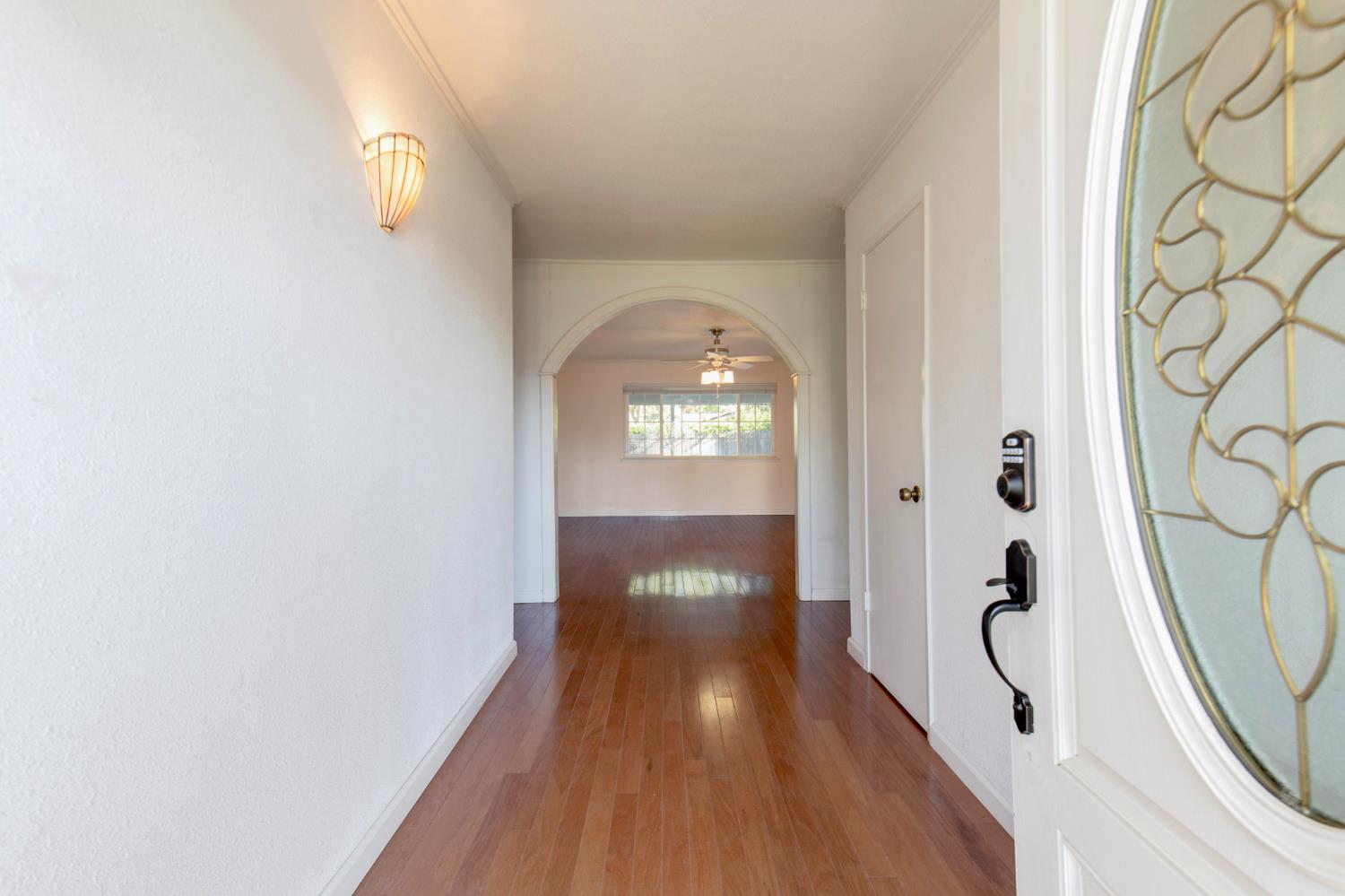 1248 W Mesa Ave, Fresno, CA 93711