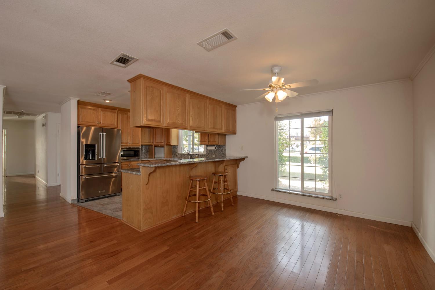 1248 W Mesa Ave, Fresno, CA 93711
