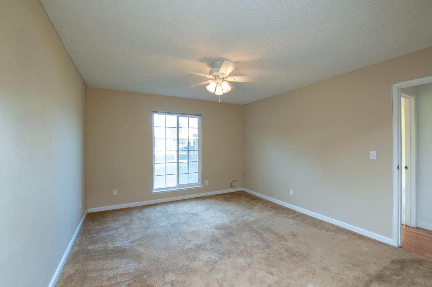 1248 W Mesa Ave, Fresno, CA 93711