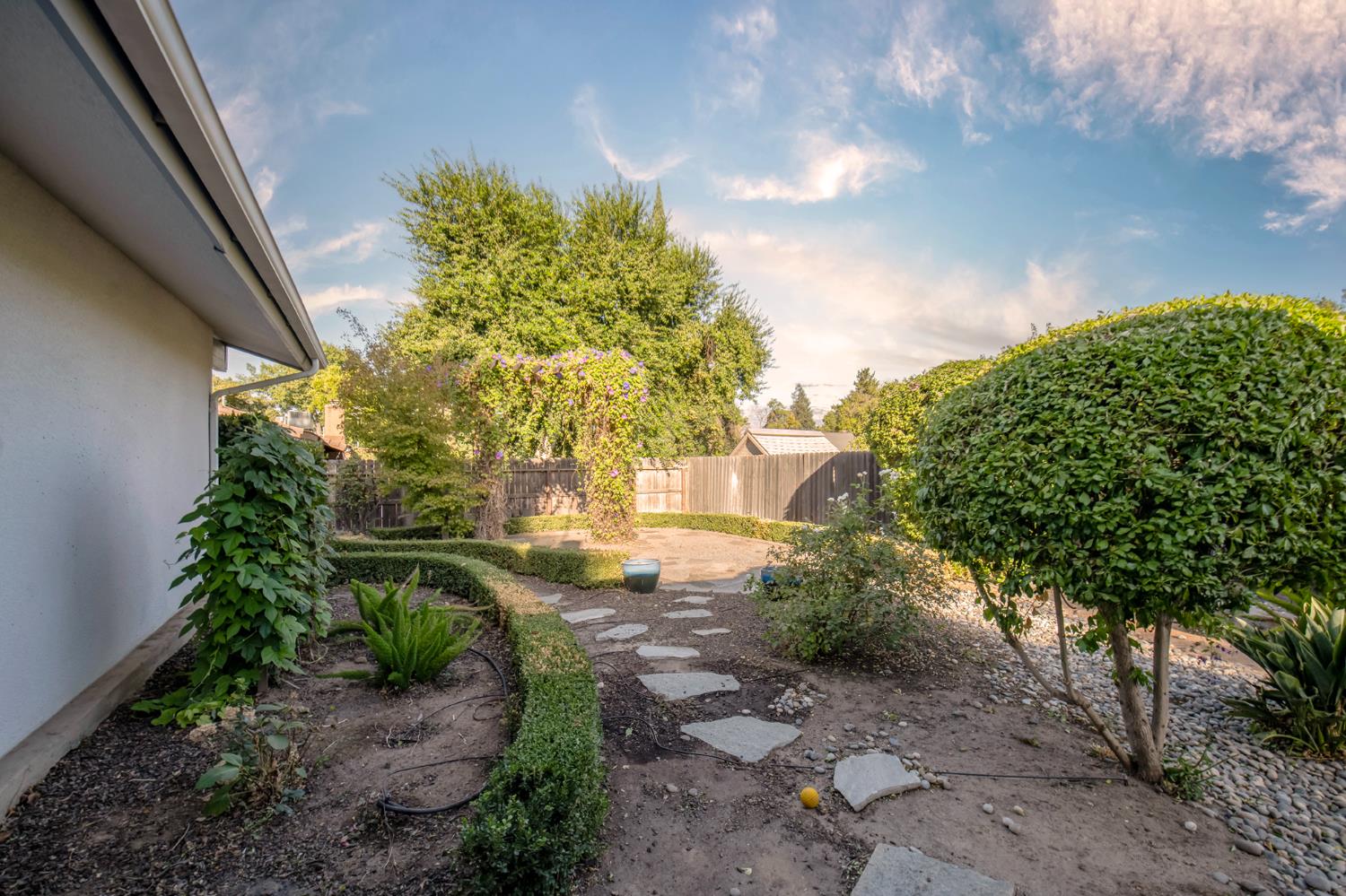 1248 W Mesa Ave, Fresno, CA 93711