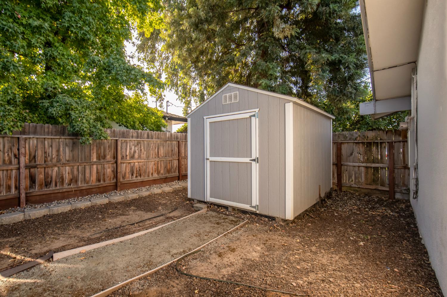 1248 W Mesa Ave, Fresno, CA 93711