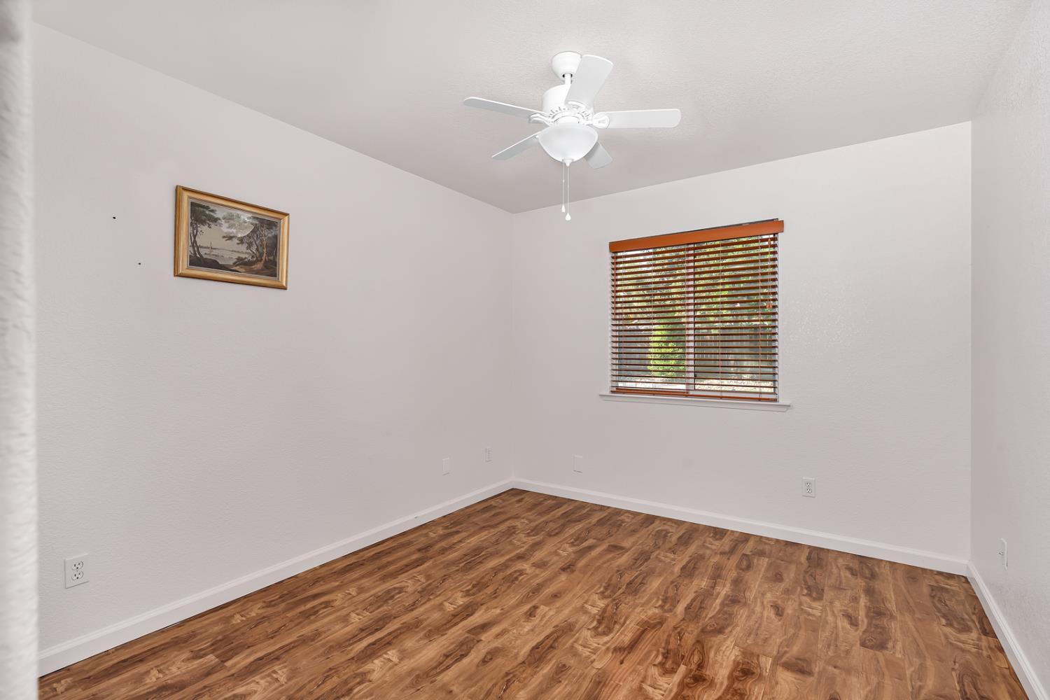 1564 E Waterford Ave, Fresno, CA 93720