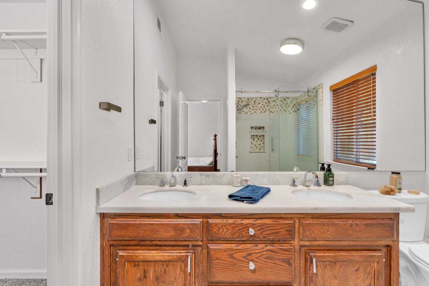 1564 E Waterford Ave, Fresno, CA 93720