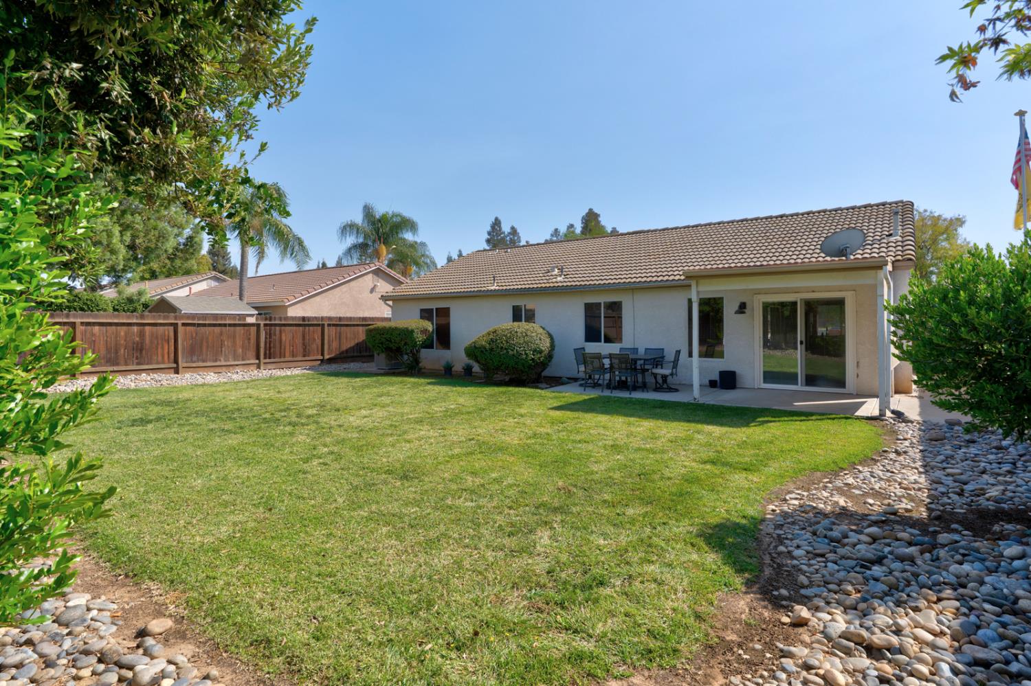 1564 E Waterford Ave, Fresno, CA 93720