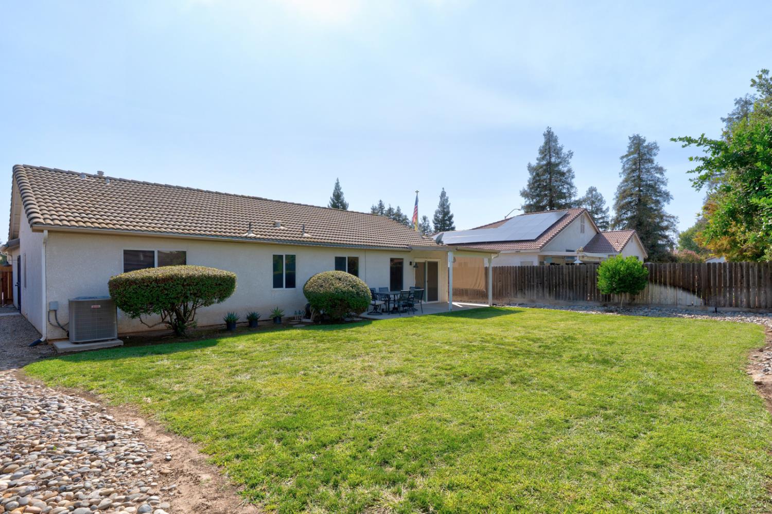 1564 E Waterford Ave, Fresno, CA 93720