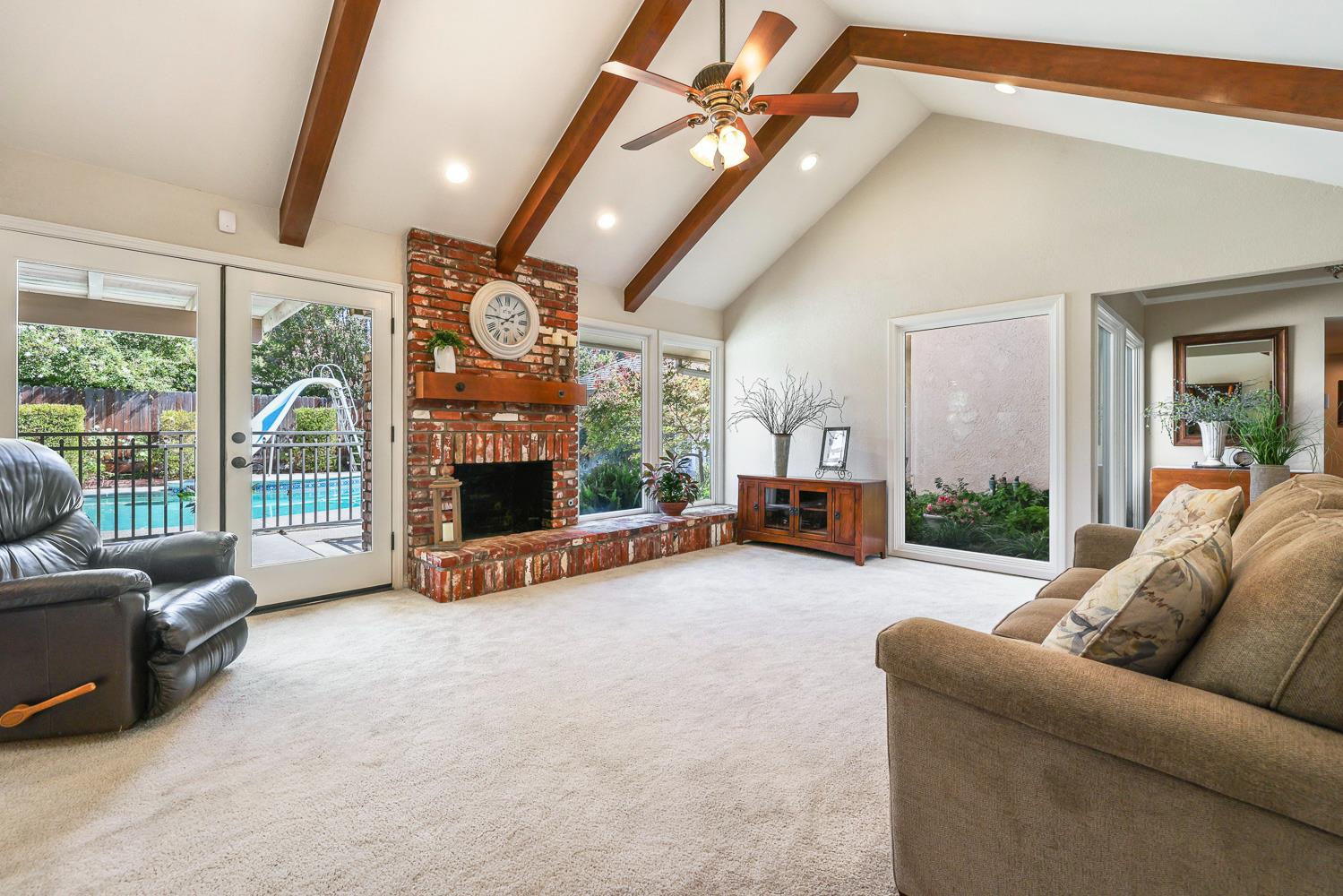 6270 N Tamera Ave, Fresno, CA 93711