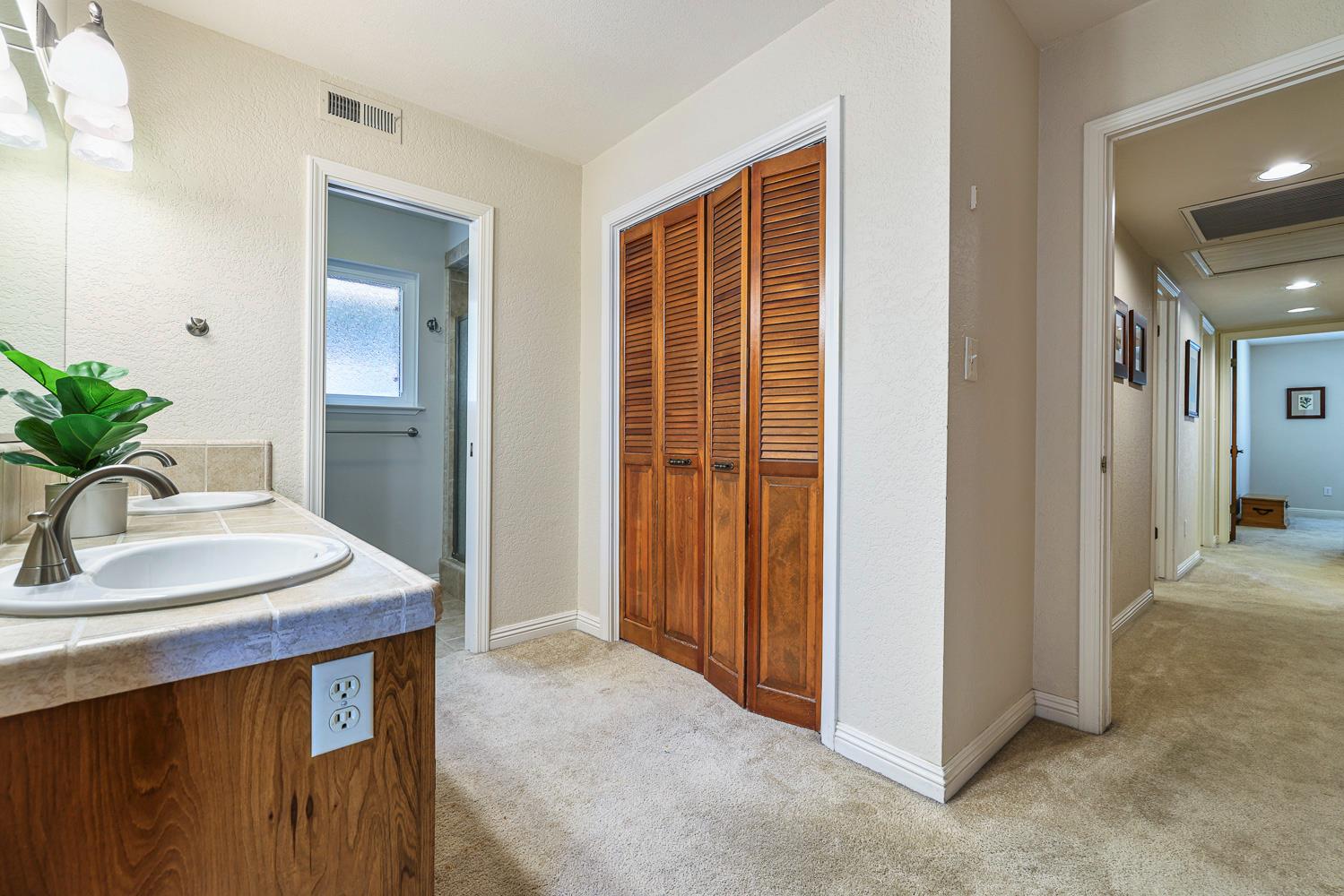 6270 N Tamera Ave, Fresno, CA 93711
