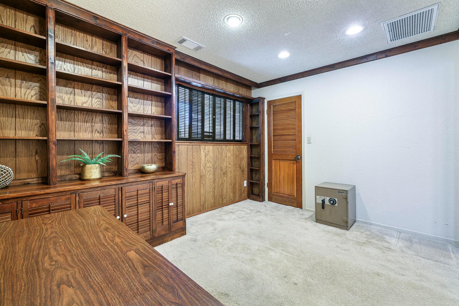 6270 N Tamera Ave, Fresno, CA 93711