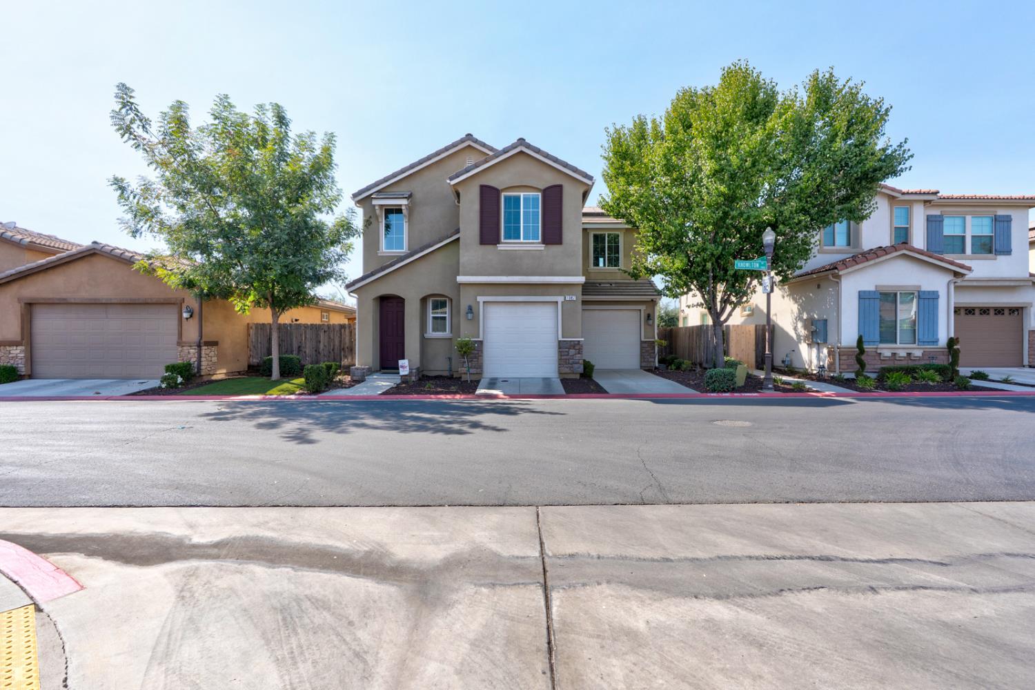 10857 N Knowlton Way, Fresno, CA 93730