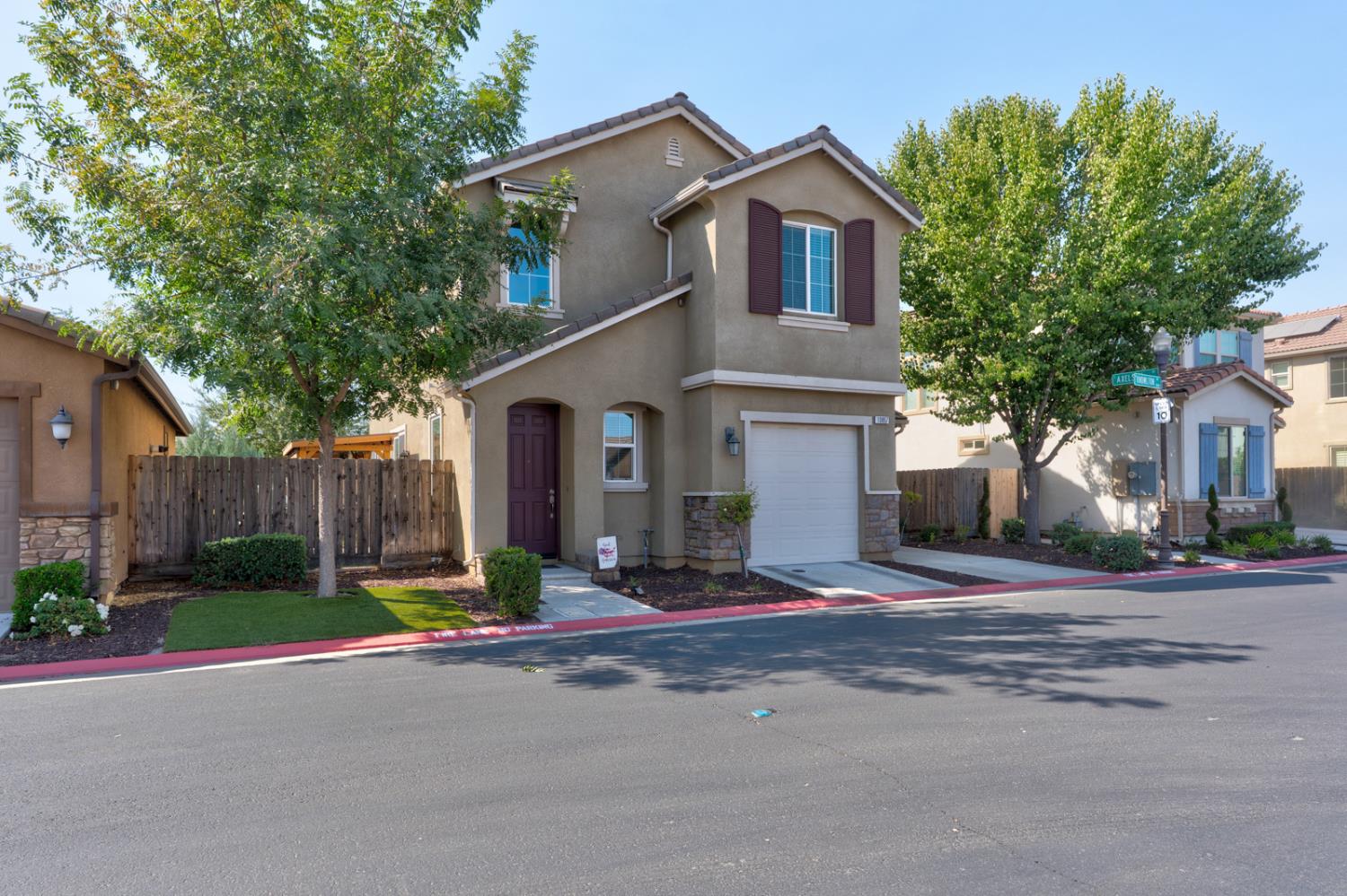 10857 N Knowlton Way, Fresno, CA 93730