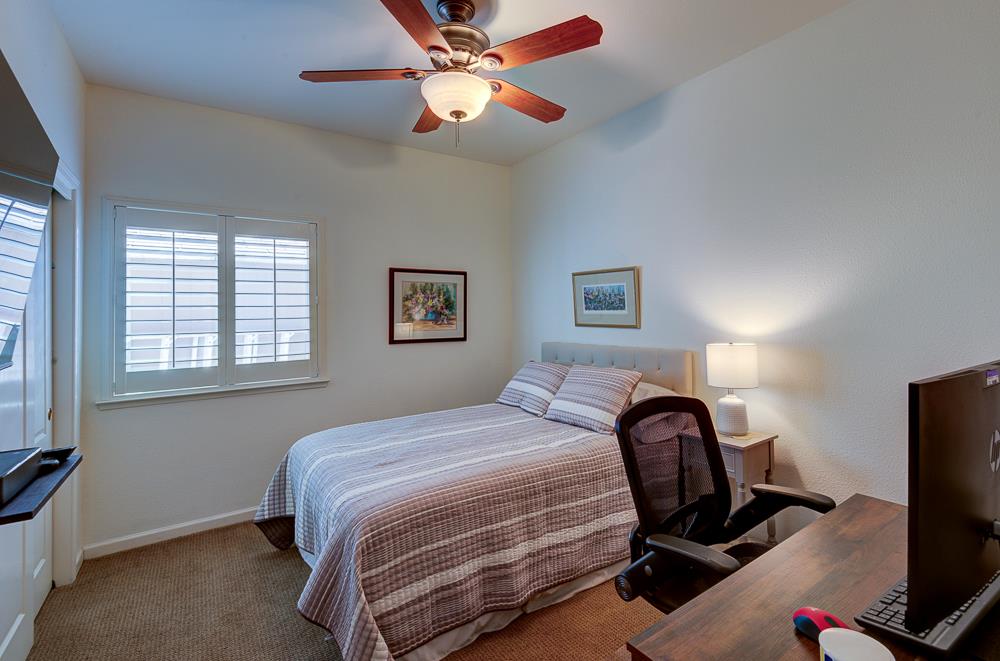 2168 E Pinehurst Ave, Fresno, CA 93730