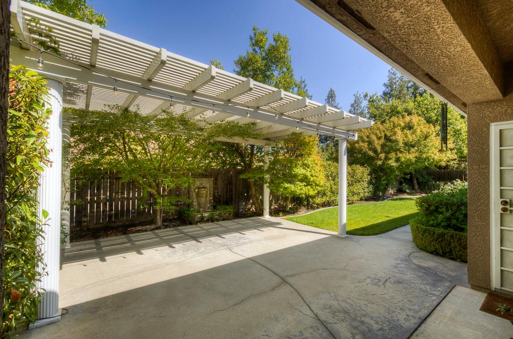 2168 E Pinehurst Ave, Fresno, CA 93730