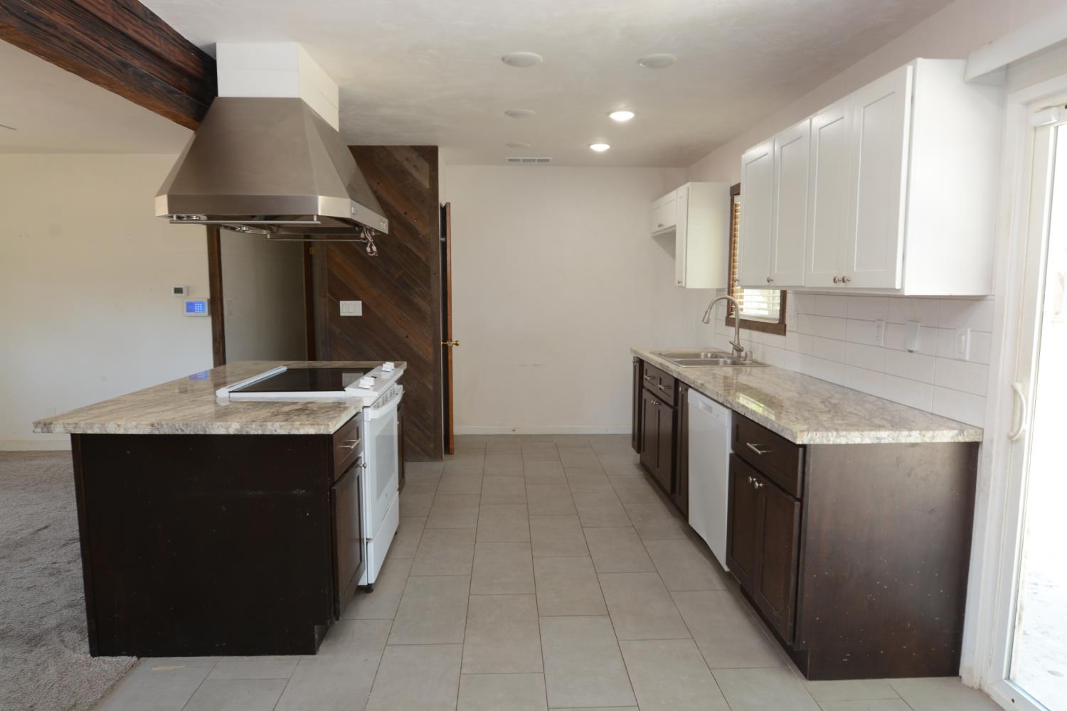 5731 E Bernadine Dr, Fresno, CA 93727